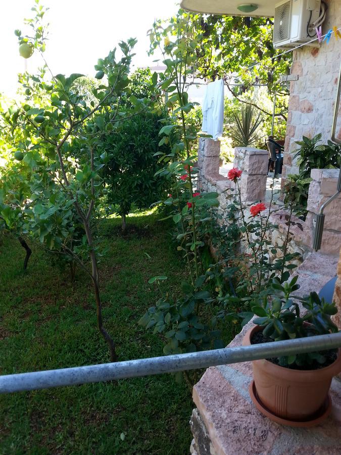 Altin Skrapari Guesthouse Ksamil Exterior foto